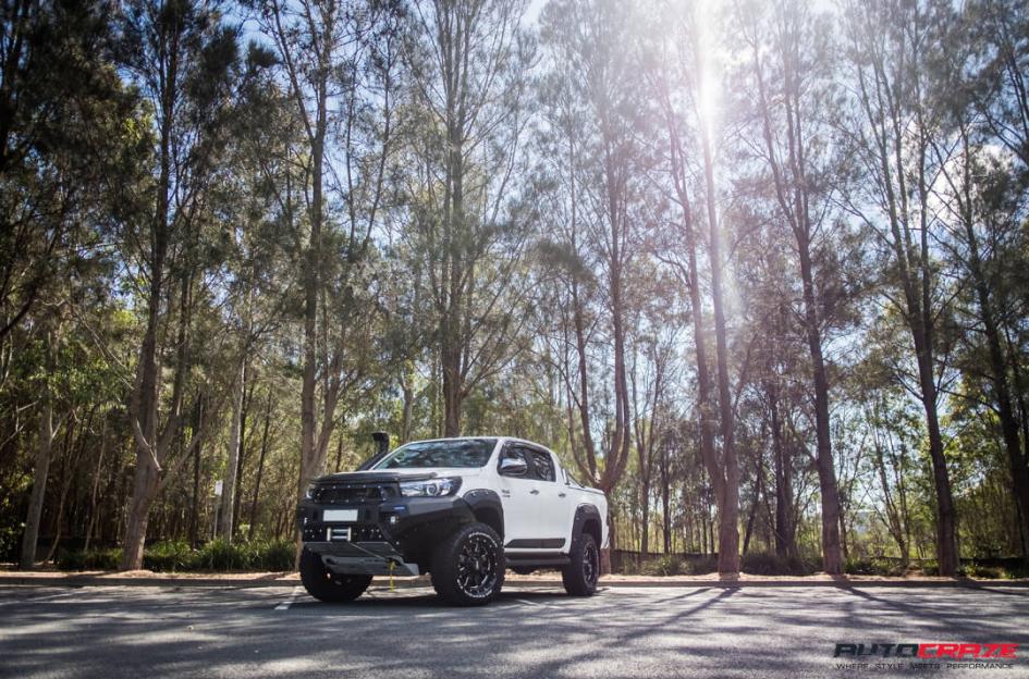 TOYOTA HILUX N80 4WD MO962 GLOSS BLACK